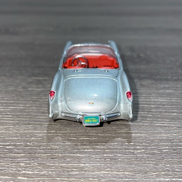 NEW RAY 1967 Chevy Corvette Silver Red Convertible Diecast Model Car 1/43 Scale - Picture 4 of 9